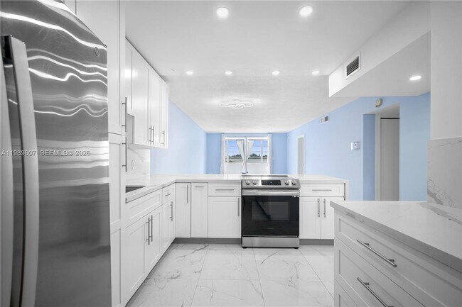 Building Photo - 18601 NE 14th Ave