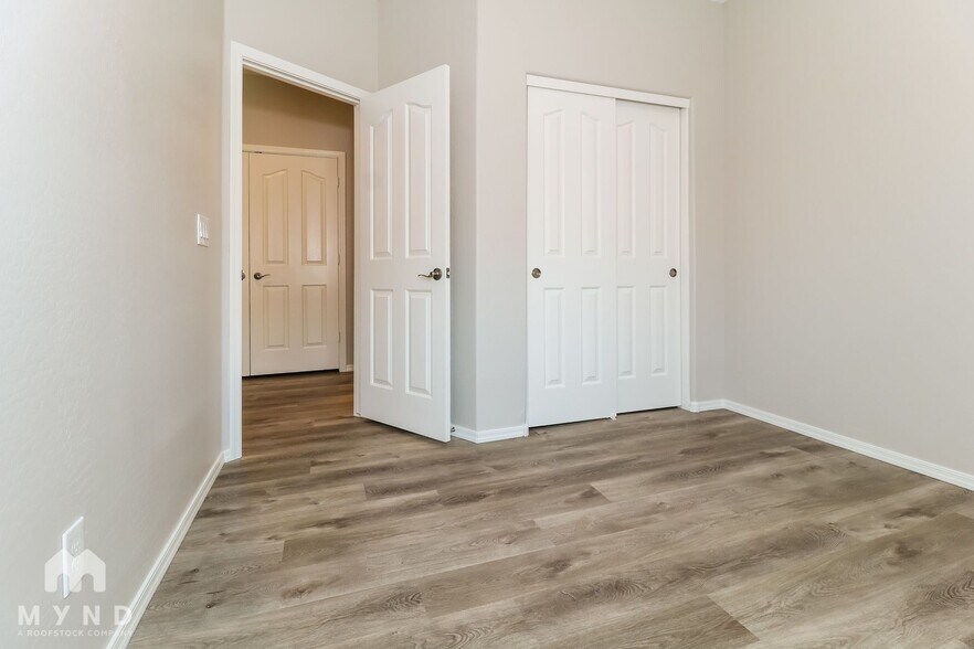 Building Photo - 2745 E Mews Rd