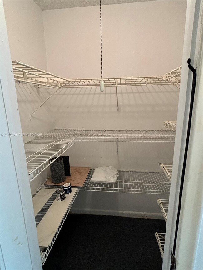 Building Photo - 272 Camden L