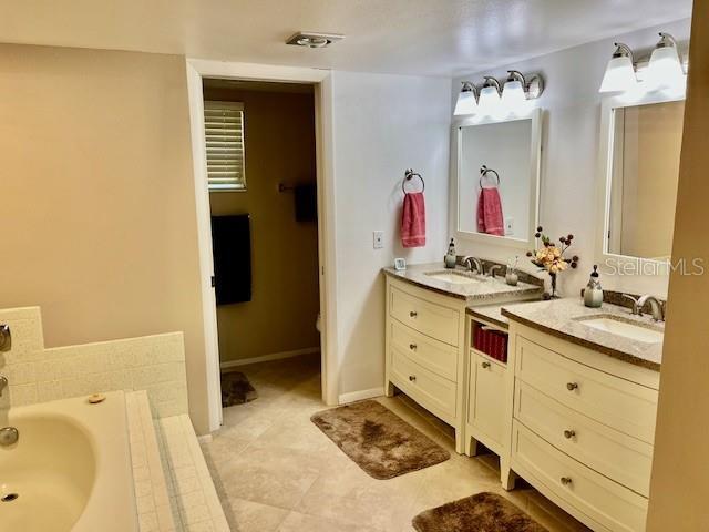 Building Photo - 3 Pirates Ln