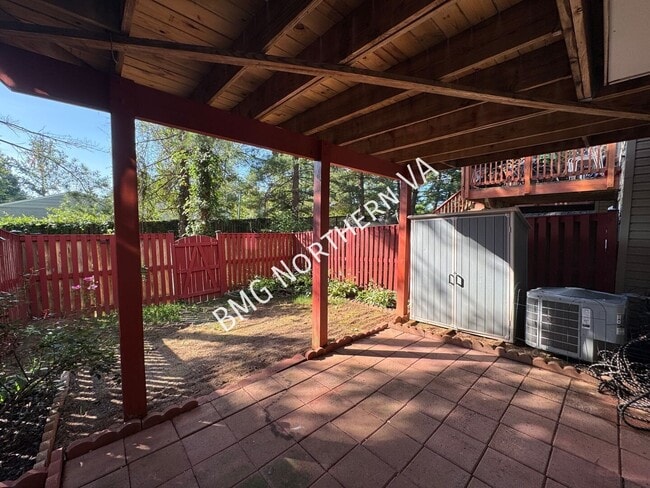 Building Photo - 8651 Centerton Ln