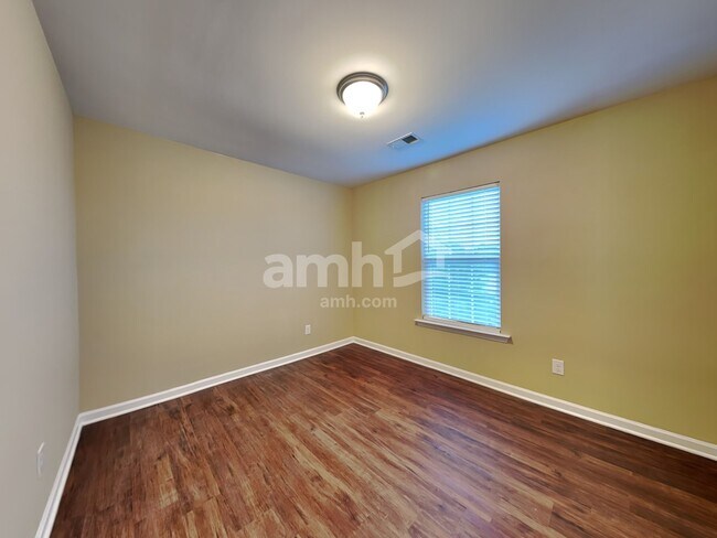 Building Photo - 5137 Brahman Dr