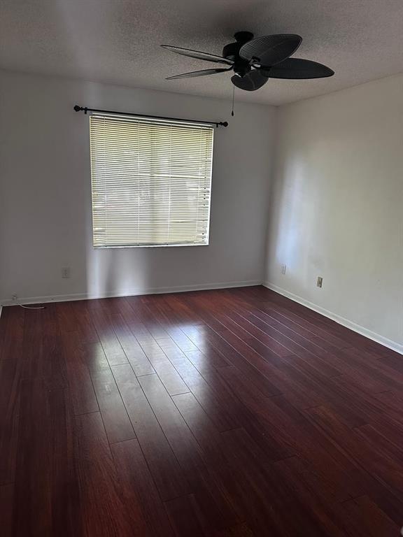 Building Photo - 976 Coral Club Dr