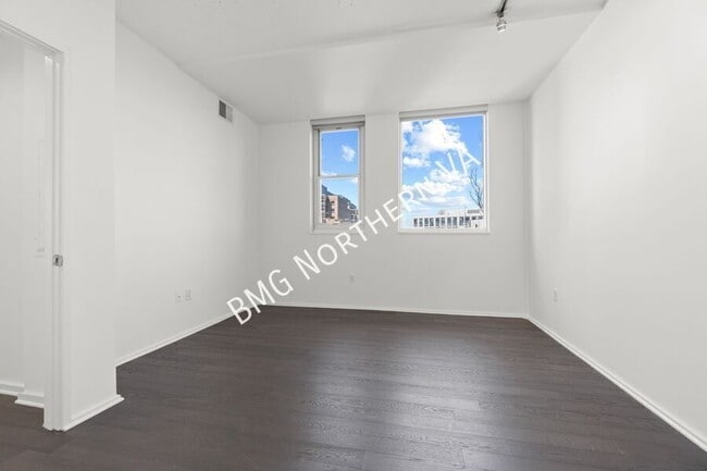 Building Photo - 3409 Wilson Blvd