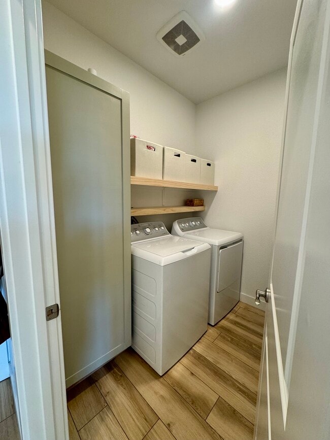 Building Photo - 8804 Trotternish Rdg