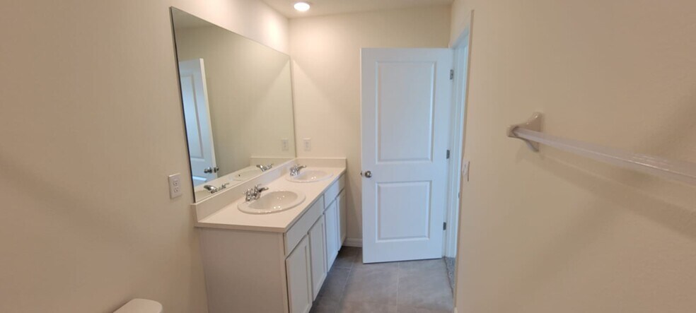 Building Photo - 8226 SW 67th Ave