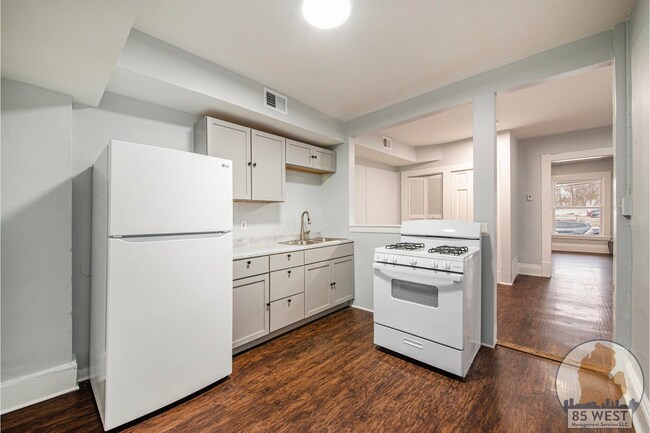 Building Photo - 407 11th St NW