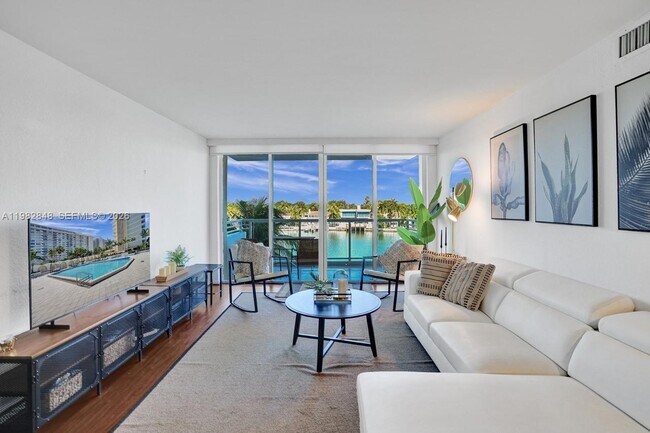 Building Photo - 5600 Collins Ave