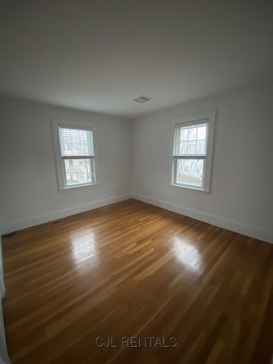 Building Photo - 66 Elm St