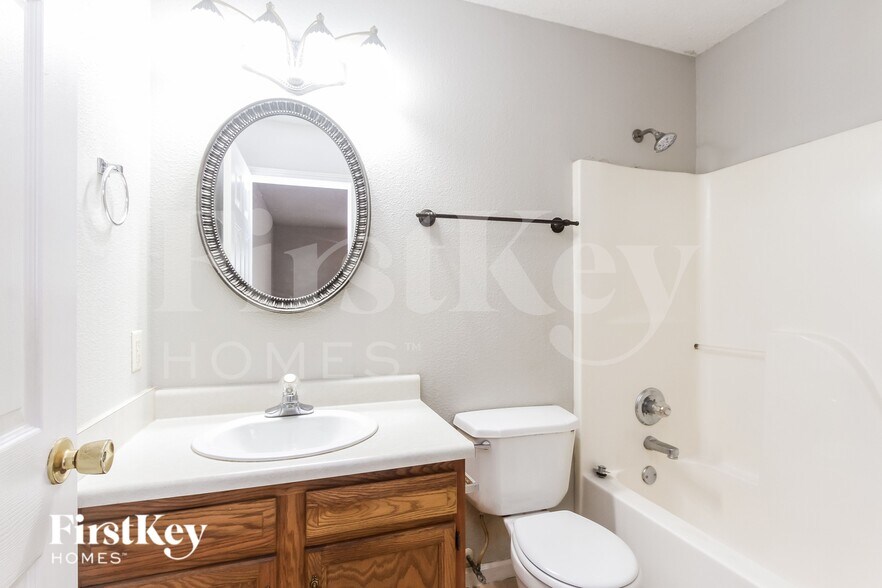 Building Photo - 1673 Blue Lake Dr