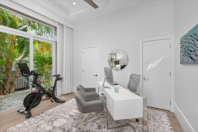 Building Photo - 863 Enfield St