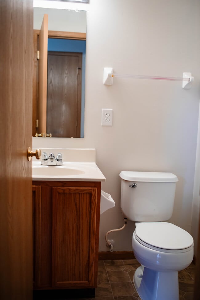 Building Photo - 5502 Poolbeg St