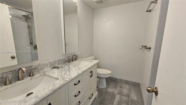 Building Photo - 1877 Salerno Cir