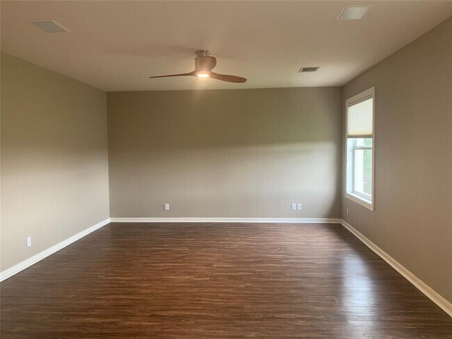 Building Photo - 2237 Shark Loop