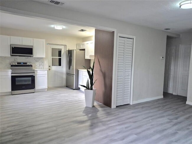 Building Photo - 618 Aurora St