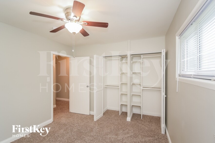 Building Photo - 4931 Karen Dr