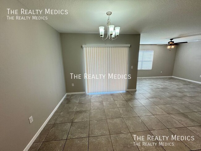 Building Photo - 1028 Salina St SE