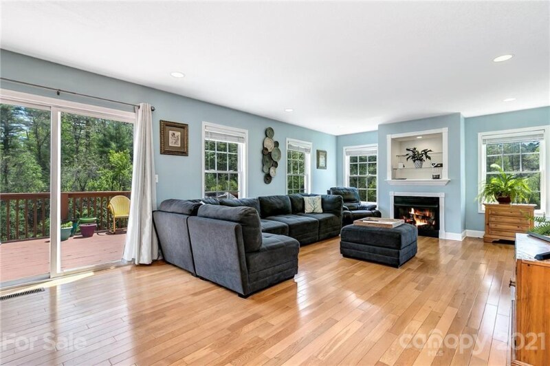 Building Photo - 21 Locust Meadow Ln