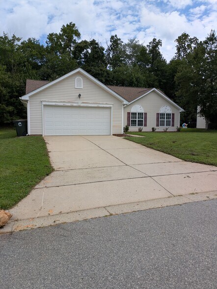 Building Photo - 6412 Rock Springs Rd