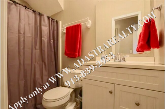 Building Photo - Beautiful 4 Bed 3 Bath Home in Olathe-Comi...