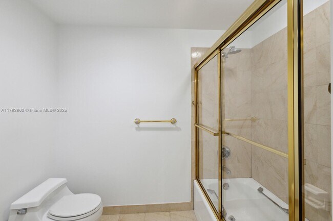 Building Photo - 888 Brickell Key Dr