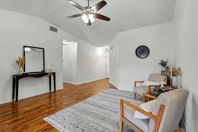 Building Photo - Single-Story 3 Bedroom Home in Quiet El Dorado Cul-De-Sac! Dog Friendly!