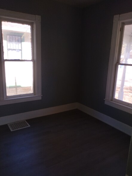 Building Photo - 919 Carteret Ave