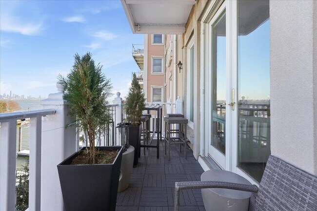 Building Photo - 109 Shearwater Ct E