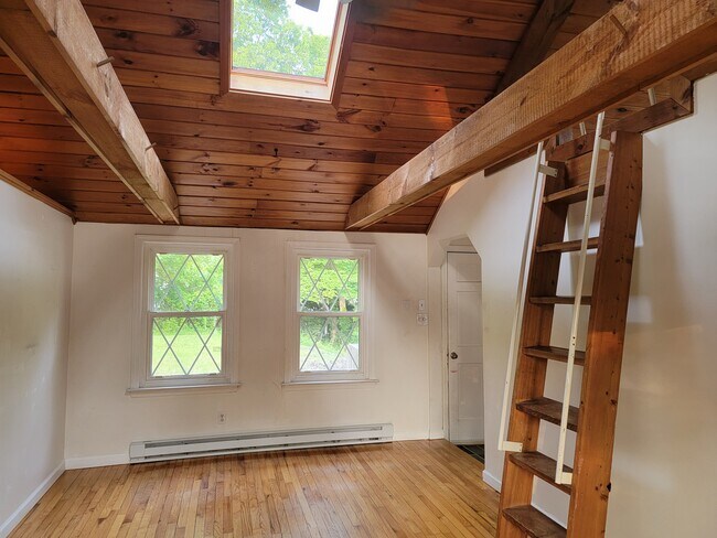 Building Photo - 103 Shore Dr