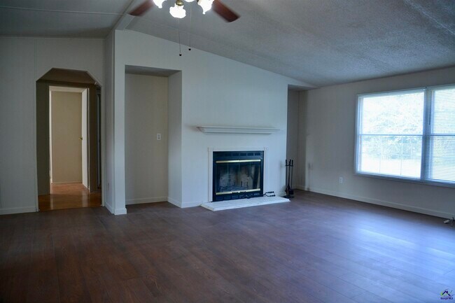 Building Photo - 111 Brighton Dr