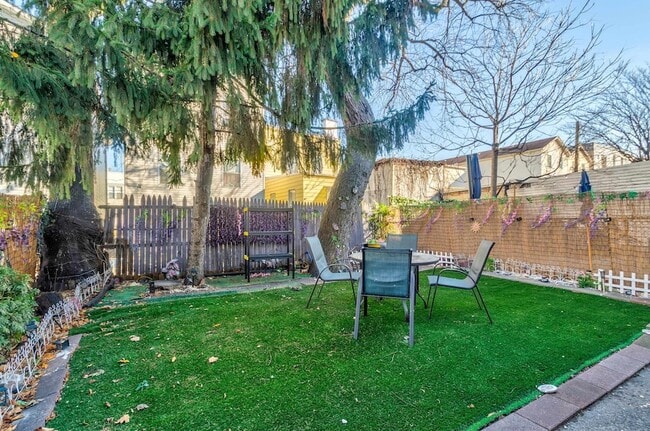 Building Photo - 396 Union St