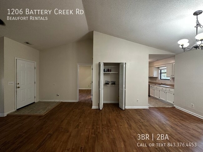 Building Photo - 1206 Battery Creek Rd