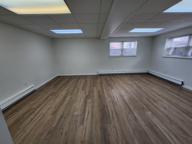 Building Photo - 517 Triplex