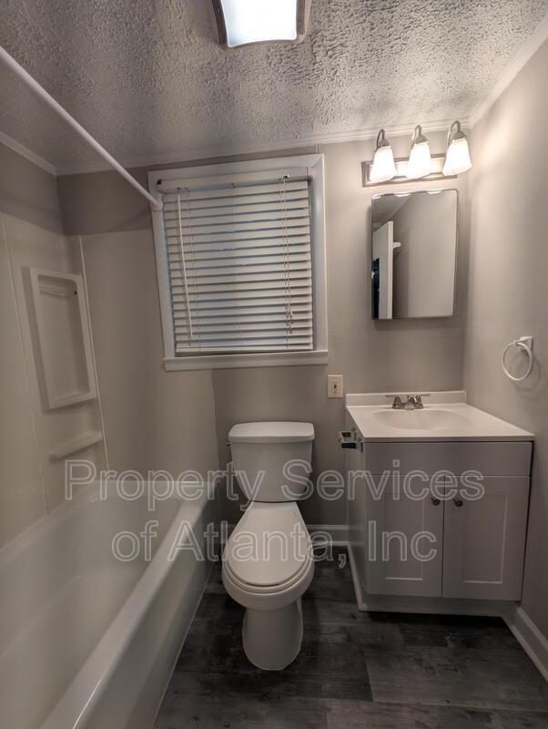 Building Photo - 1061 Homewood Ct