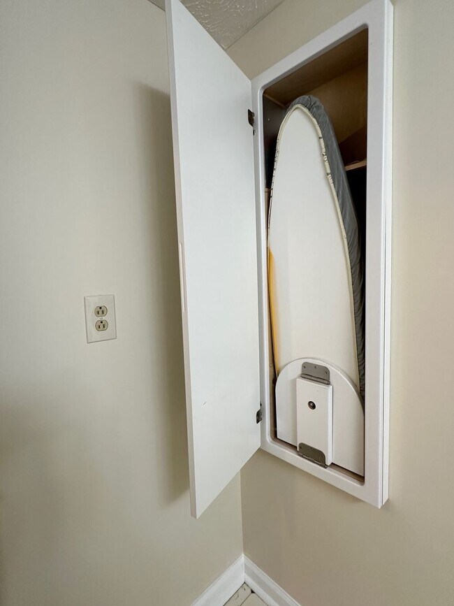 Building Photo - COMING SOON! Beautiful House in Tates Creek! 3 BR, 2.5 Baths, Finished Basement & Garage