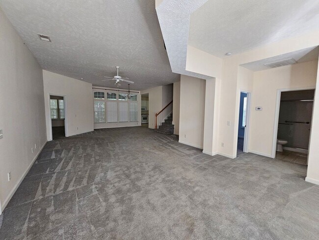Building Photo - 413 Cypress Dr