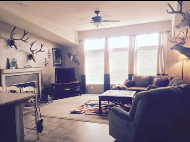 Building Photo - 750 Hayland Dr