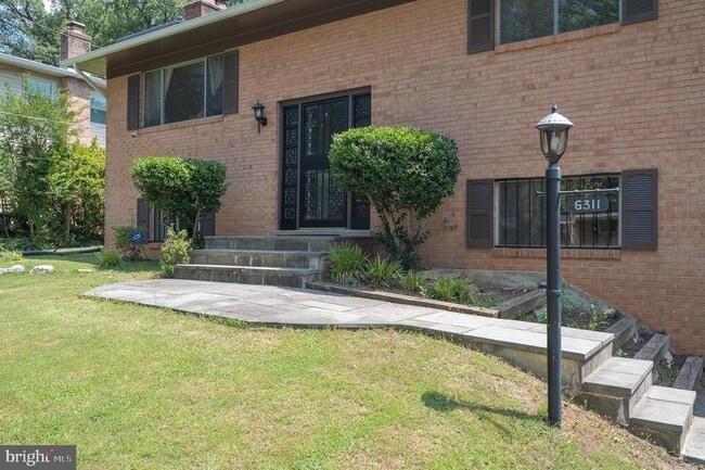 Building Photo - 6311 Barrs Ln
