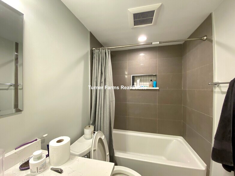 Building Photo - 199 Boylston St