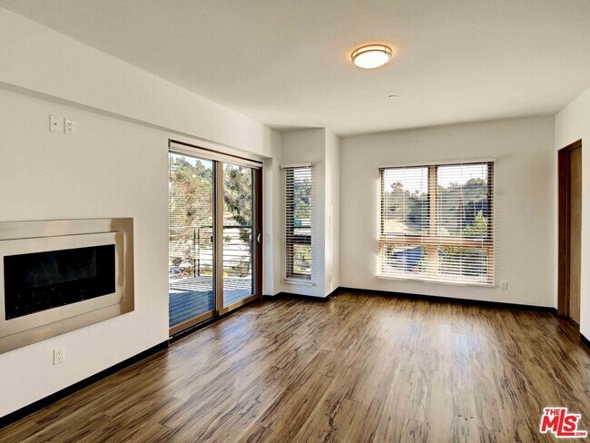 Building Photo - 2612 Corralitas Dr