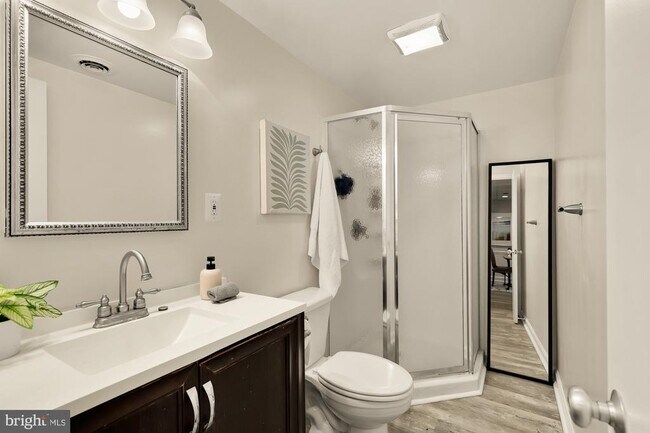 Building Photo - 11000 Rosemont Dr