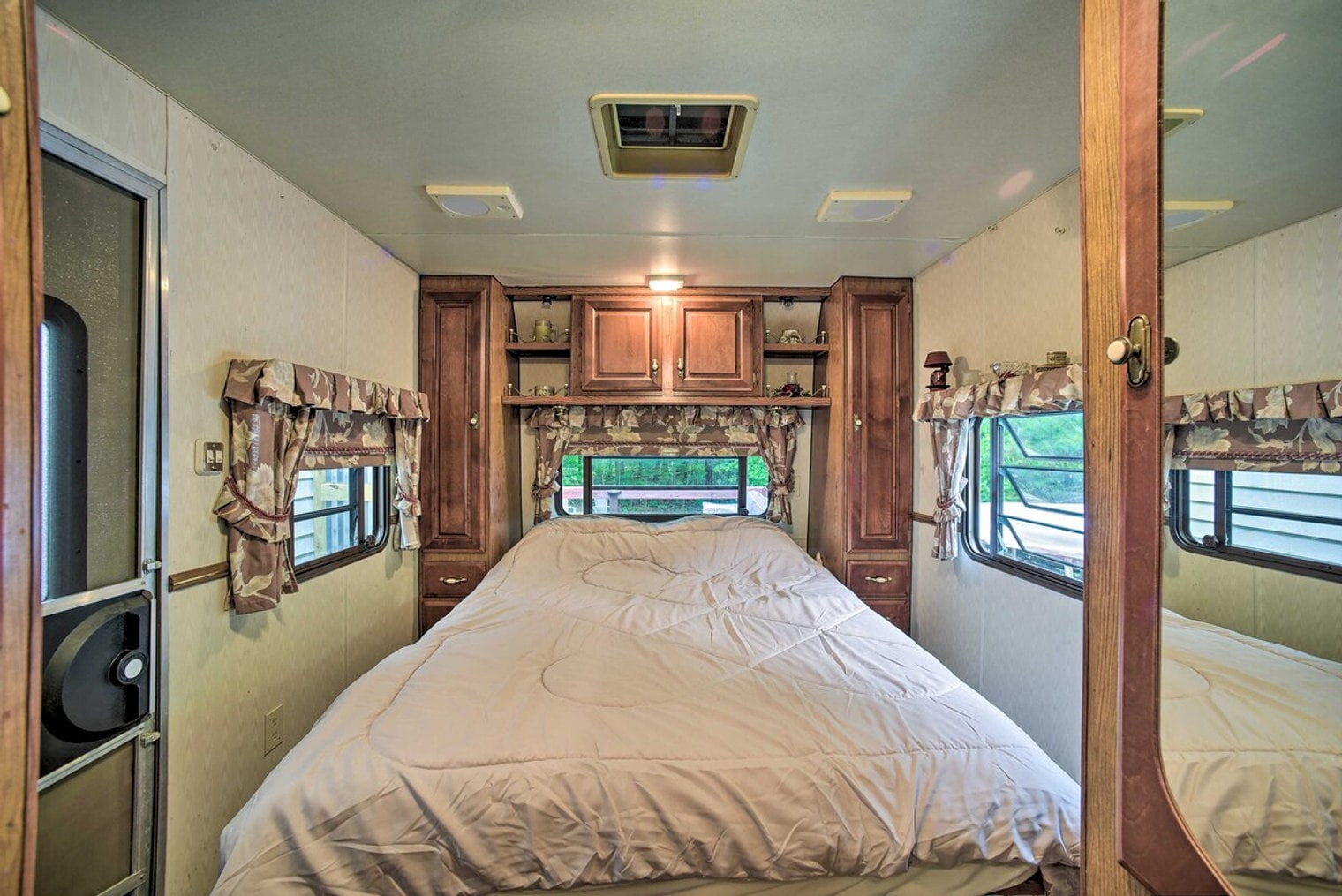 Building Photo - 783 Woodstock Rd