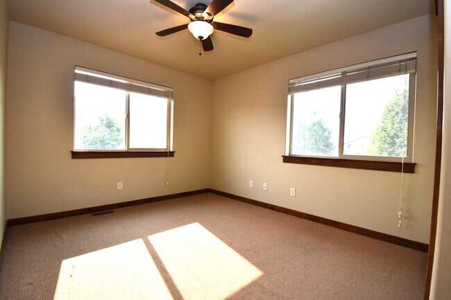 Building Photo - 103 Covey Ct