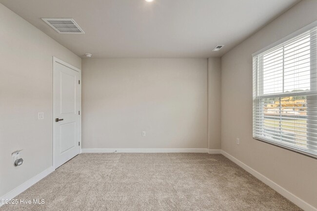 Building Photo - 2084 Parow Ln NW