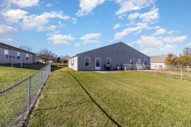 Building Photo - 130 Overbrook Ct
