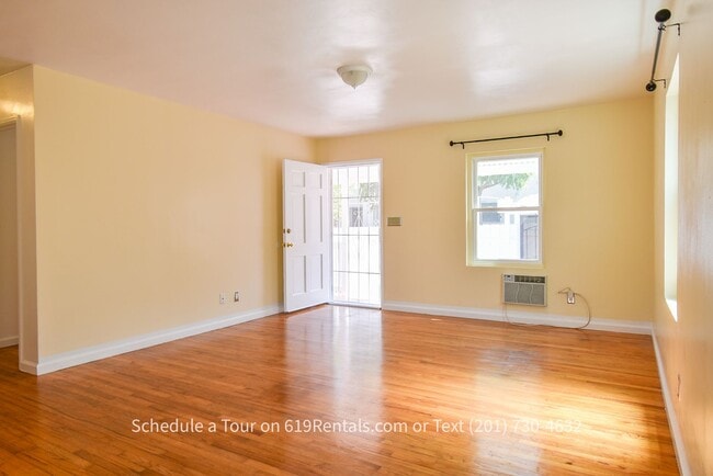 Building Photo - 3 Bedroom, 2 Bath House on Shared Lot