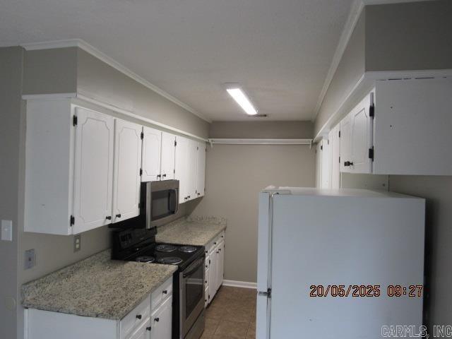 Building Photo - 203 Club Ln