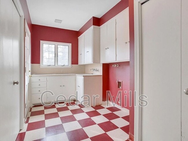 Building Photo - 8200 E Tipperary St