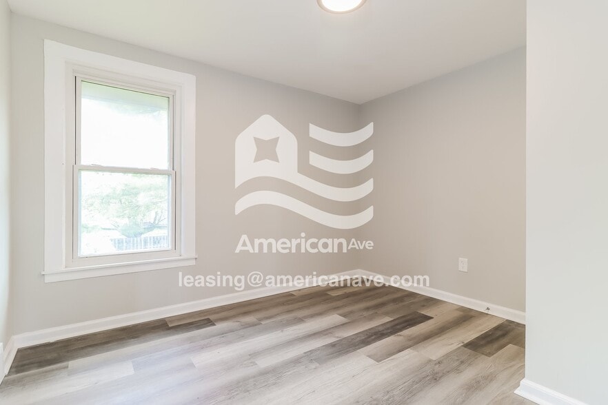 Building Photo - 337 George St