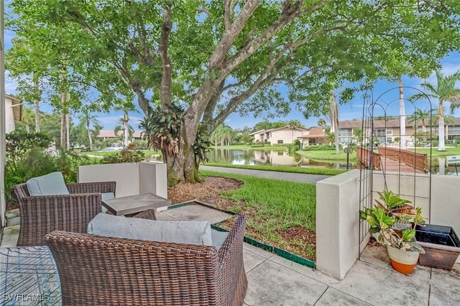 Building Photo - 185 Cypress Way E